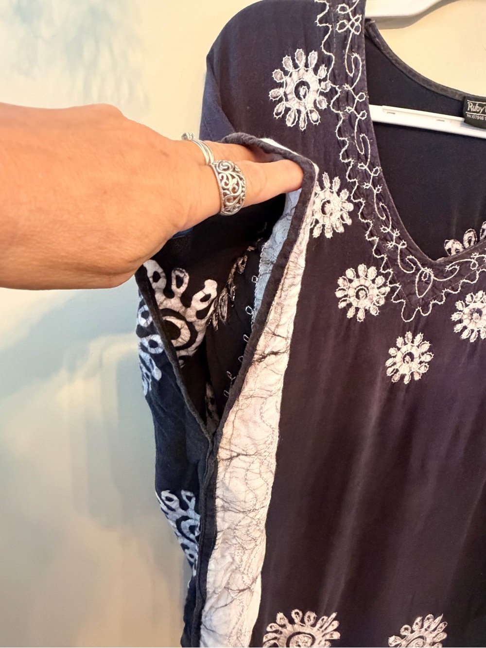 Ruby’n Style Artisan Embroidered Batik Tunic Caftan Top Boho Resort Oversized - Picture 6 of 7